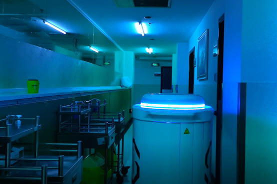 消毒機(jī)器人